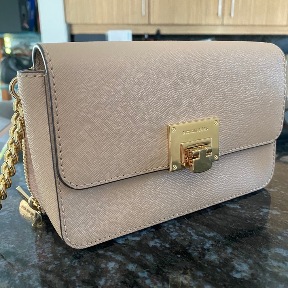 Michael kors wallet purse